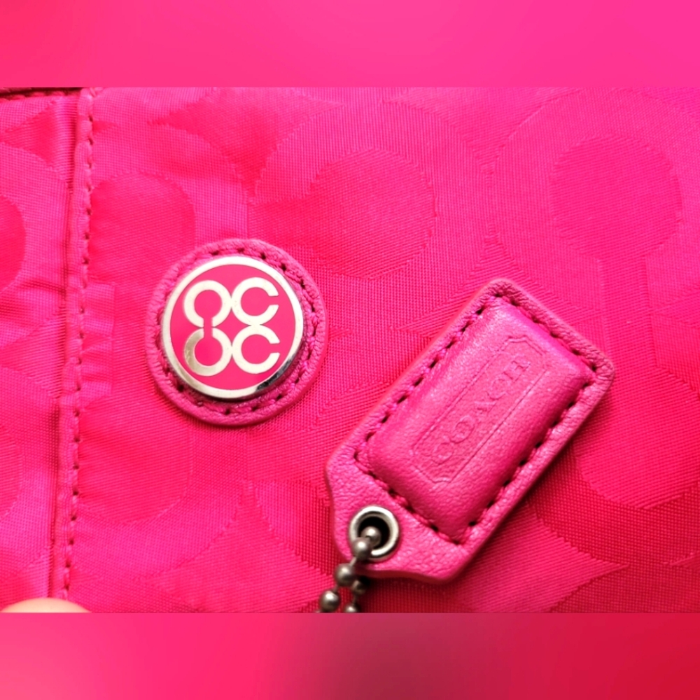 Coach Pink Wristlet - Picture 4 of 4